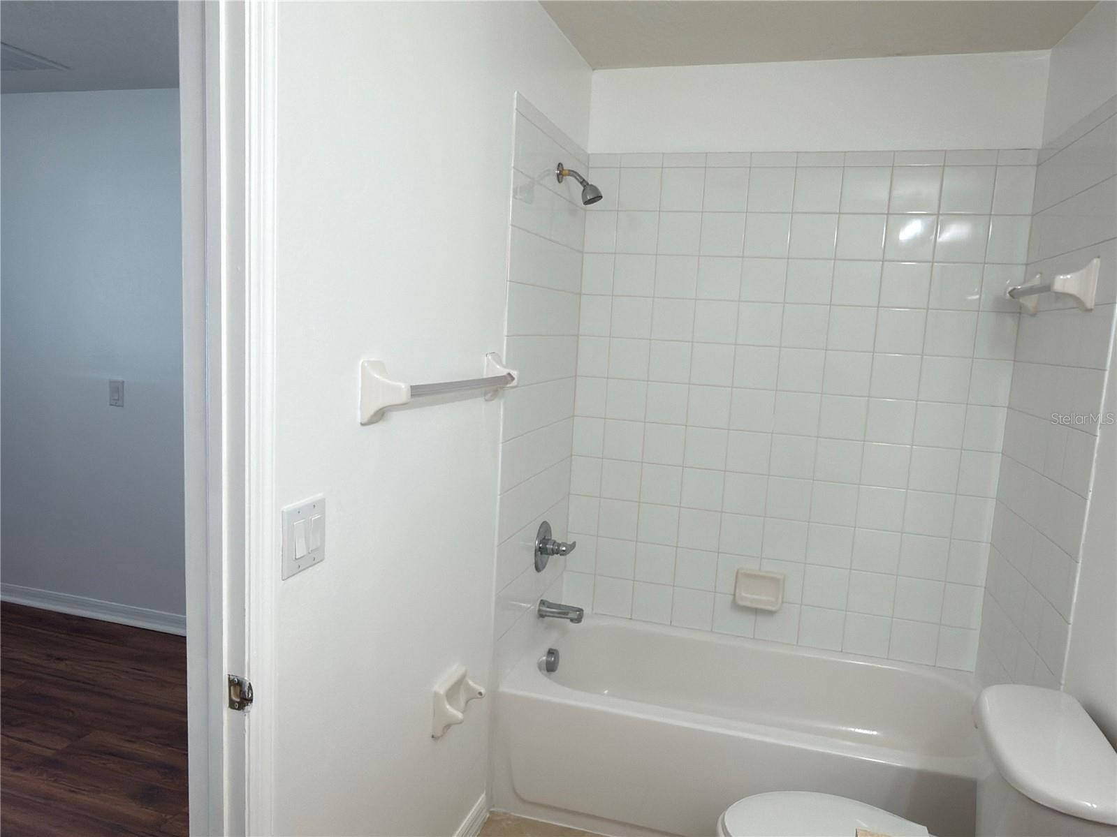 HAMMOCKS - Residential Lease