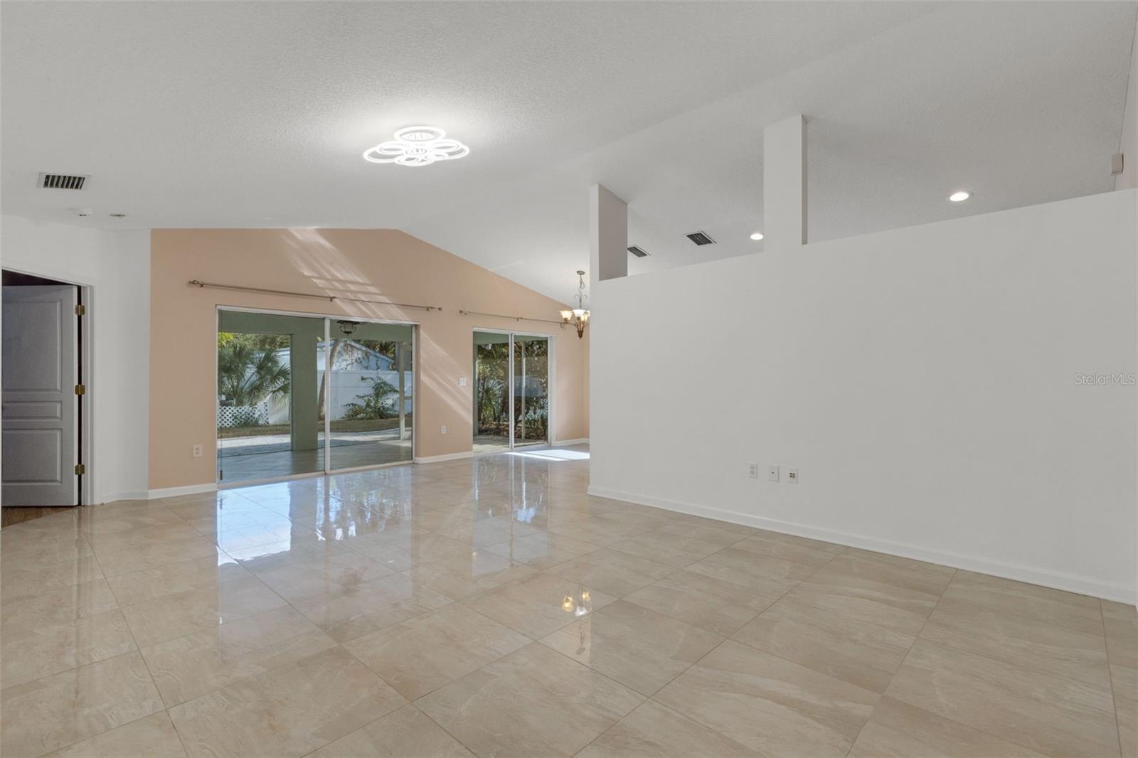 FLORA-VILLA - Residential