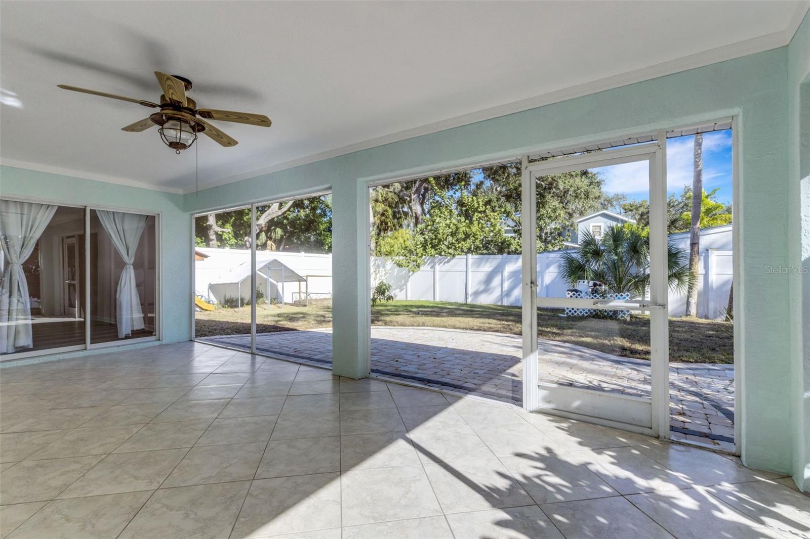 FLORA-VILLA - Residential