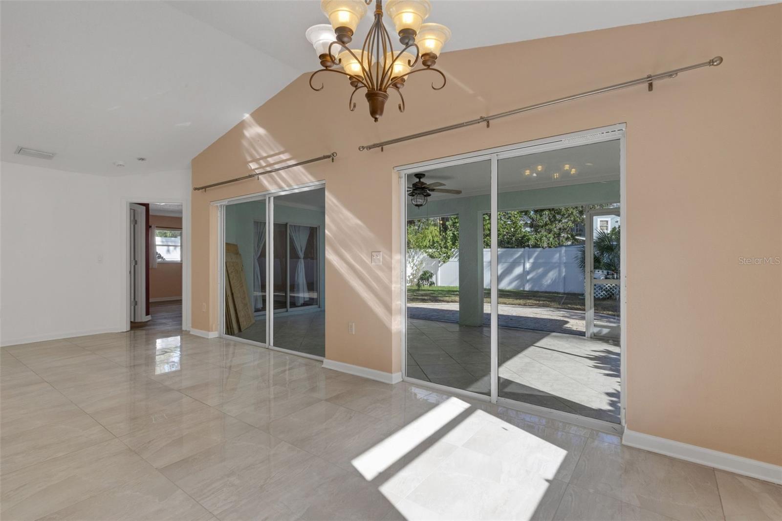 FLORA-VILLA - Residential