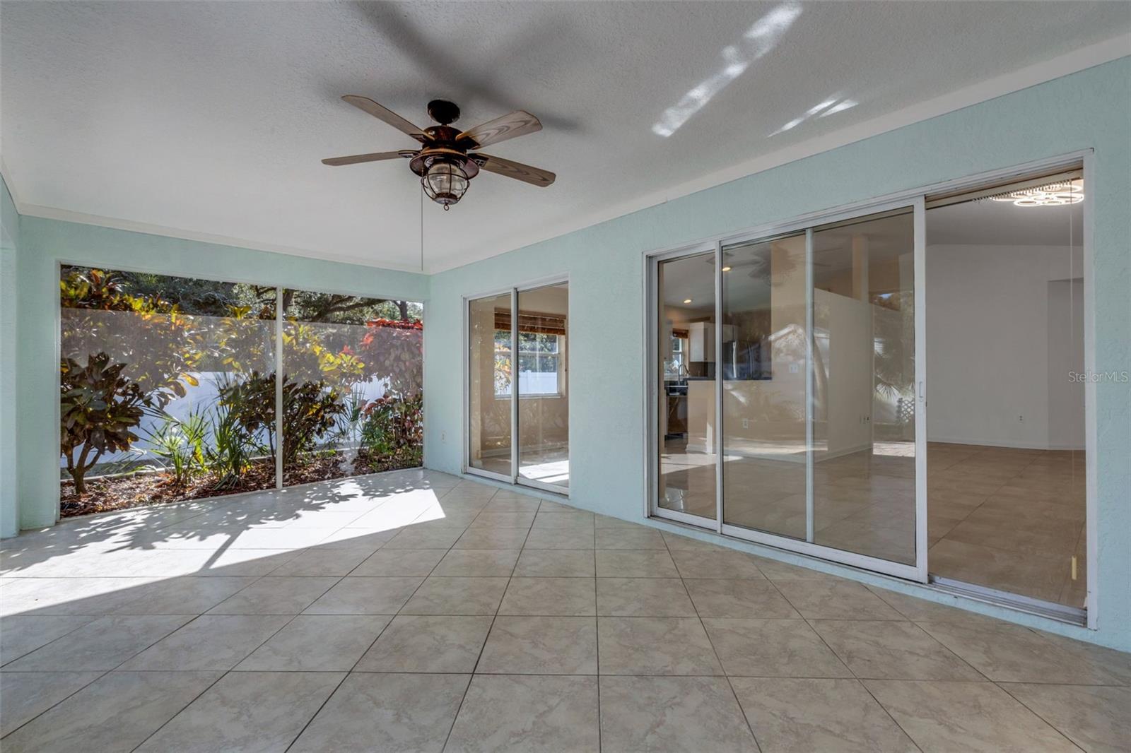 FLORA-VILLA - Residential