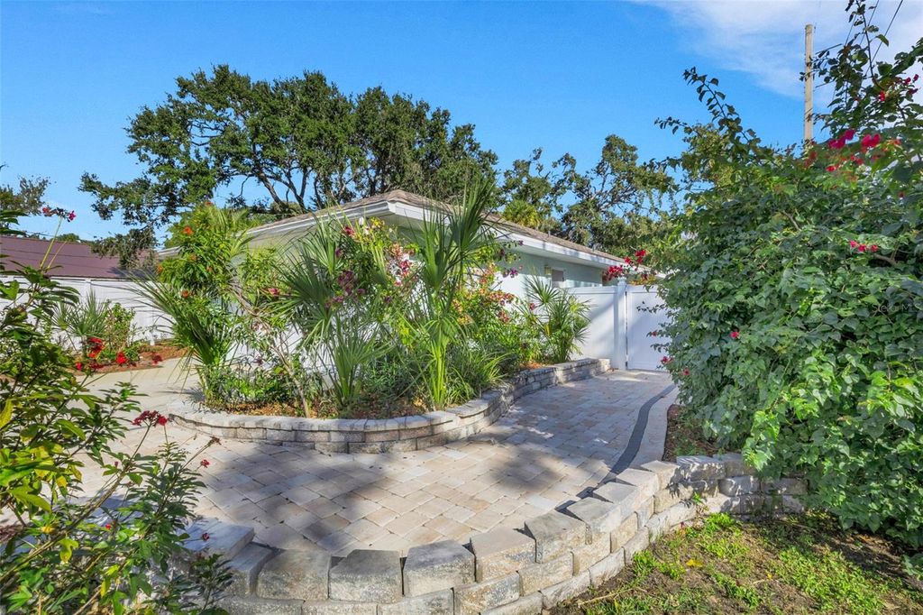 Photo of 4557 Worcester Road, Sarasota, FL 34231 (MLS # A4675974)