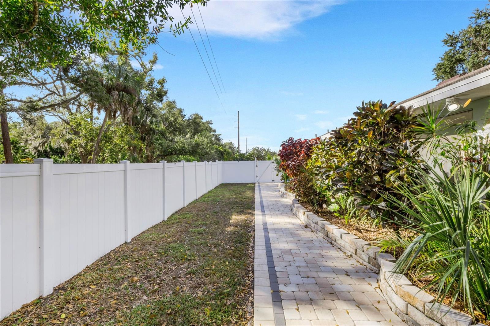 FLORA-VILLA - Residential