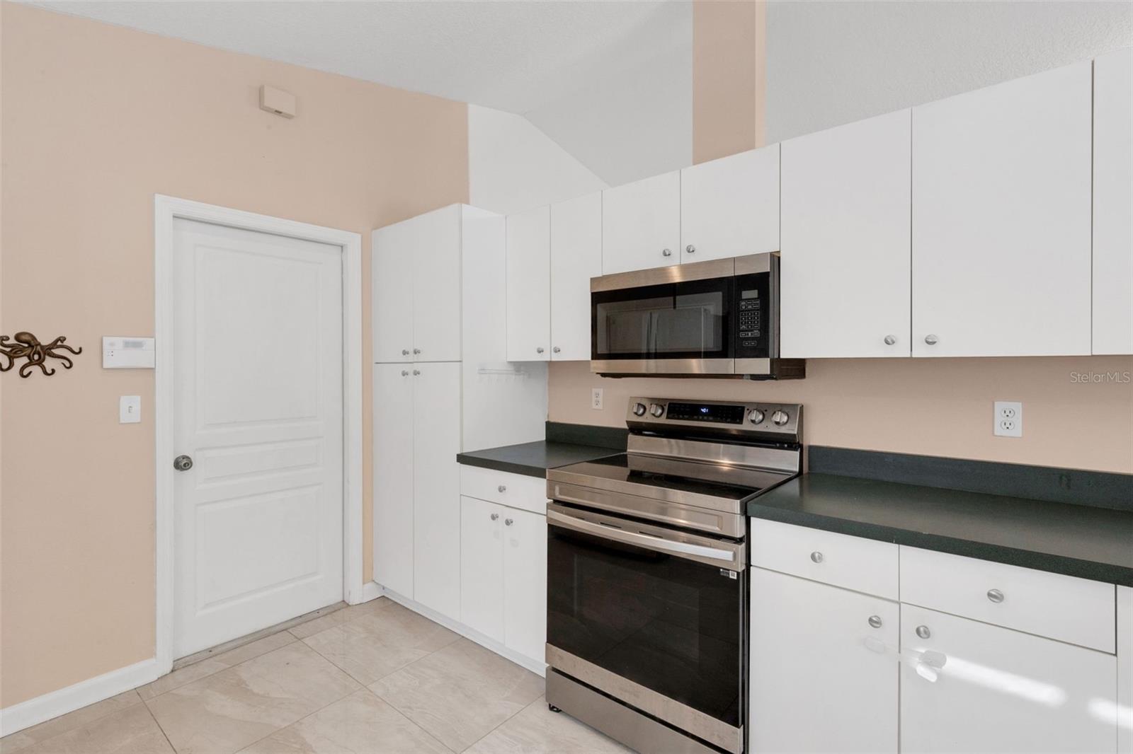 FLORA-VILLA - Residential