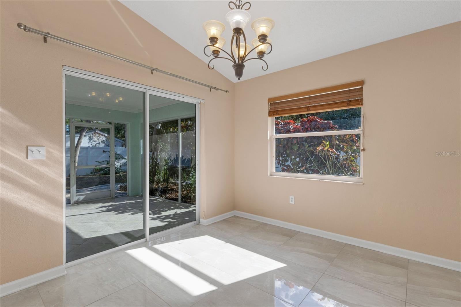 FLORA-VILLA - Residential