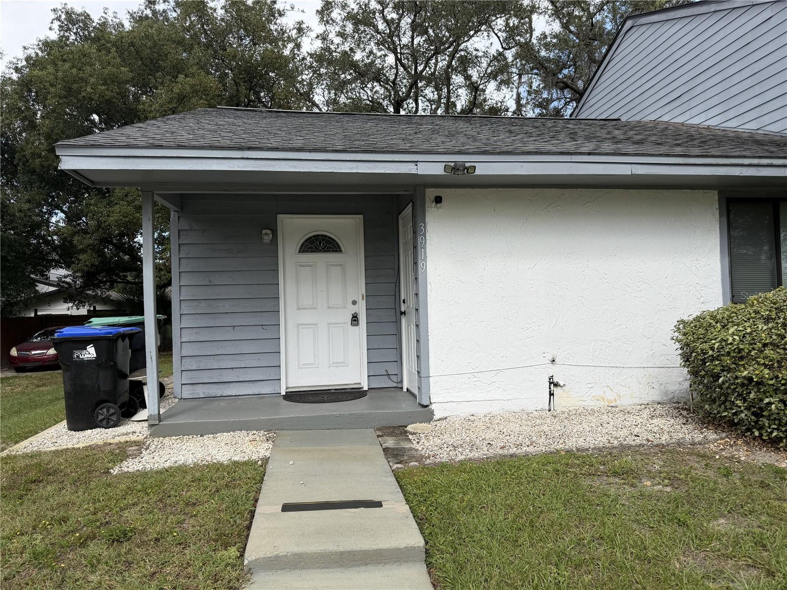 Cute 2 bed 2 bath one story Townhome in Magnolia Pointe Ceramic tile throughout. 2 full beds and 2 full bathrooms. Separate family room and separate Kitchen & Dinette area. Washer Dryer and Refrigerator are included. Fenced in rear yard, Close to Seminole State College, Advent Health HQ and Shopping Plazas, main roads, easy access to, Maitland Blvd SR 414, I4 and SR 429.