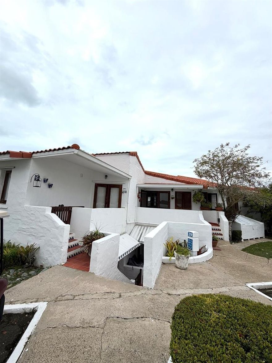 Exclusive 2-bedroom, 2-bathroom apartment located in Río Mar – Cluster II, featuring a beautiful lake view and just steps from the golf course, beach, and resort recreational areas. Ideal as a primary residence, second home, or investment property.

Features:
• 103.68 m² | Approx. 1,116 sq. ft.
• Lake view
• Front and back terraces
• Primary bedroom with private balcony
• 1 parking space
• Gated community with controlled access
• Pool, gazebo, and guest parking facilities
• Sold furnished and equipped
• Air conditioners and appliances included
• Short-term rentals allowed (Airbnb)

?? Prime location within Río Mar Resort

Enjoy one of Puerto Rico’s most exclusive resort destinations, with easy access to the beach, championship golf courses, and top-tier amenities.

Resort amenities:
• Two 18-hole golf courses
• Beach access and recreational areas
• Tennis courts and sports facilities
• Restaurants and resort services
• 24/7 security in a gated community
• Minutes from El Yunque National Forest
• Approximately 30 minutes from San Juan