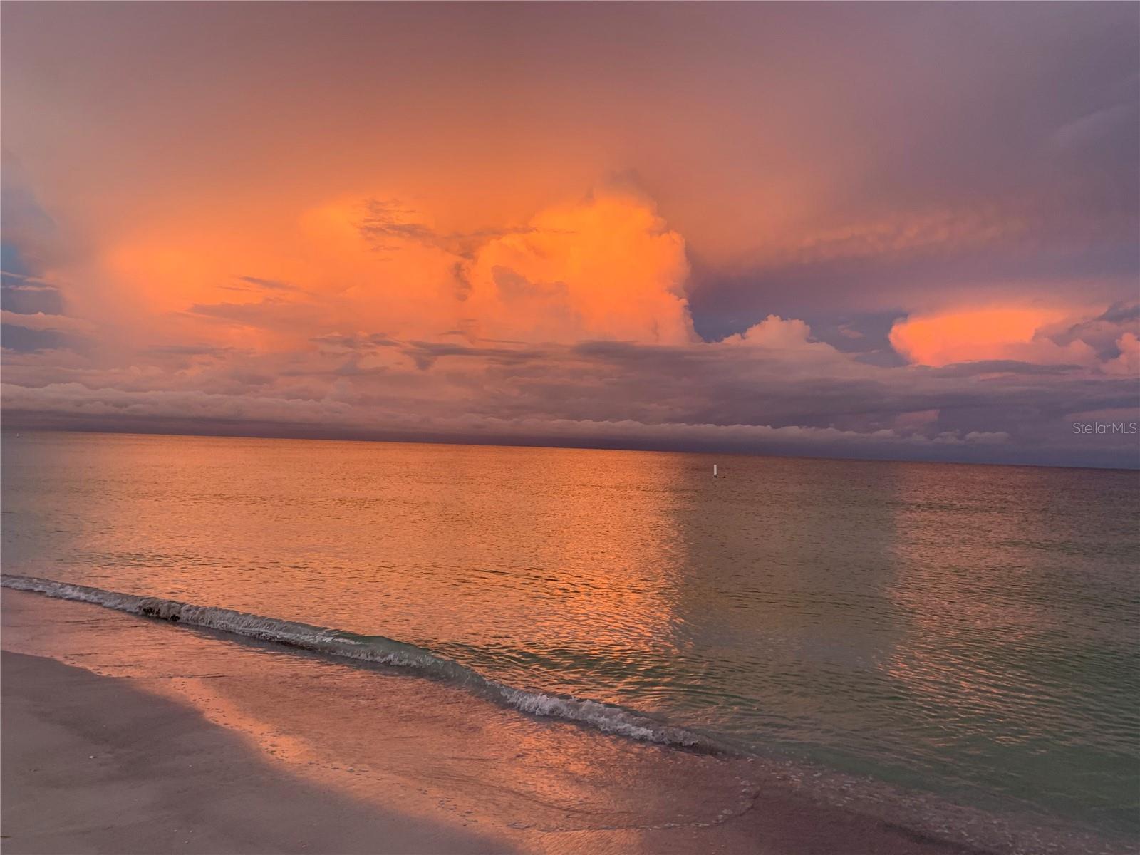 HARBOUR CLUB CONDO 3 - Residential