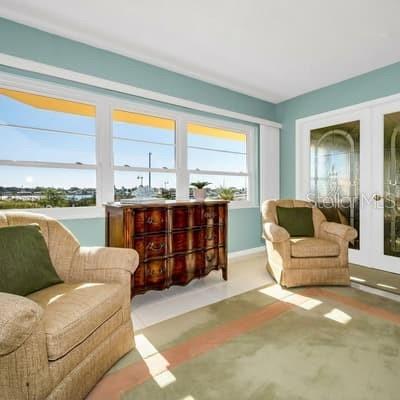 HARBOUR CLUB CONDO 3 - Residential