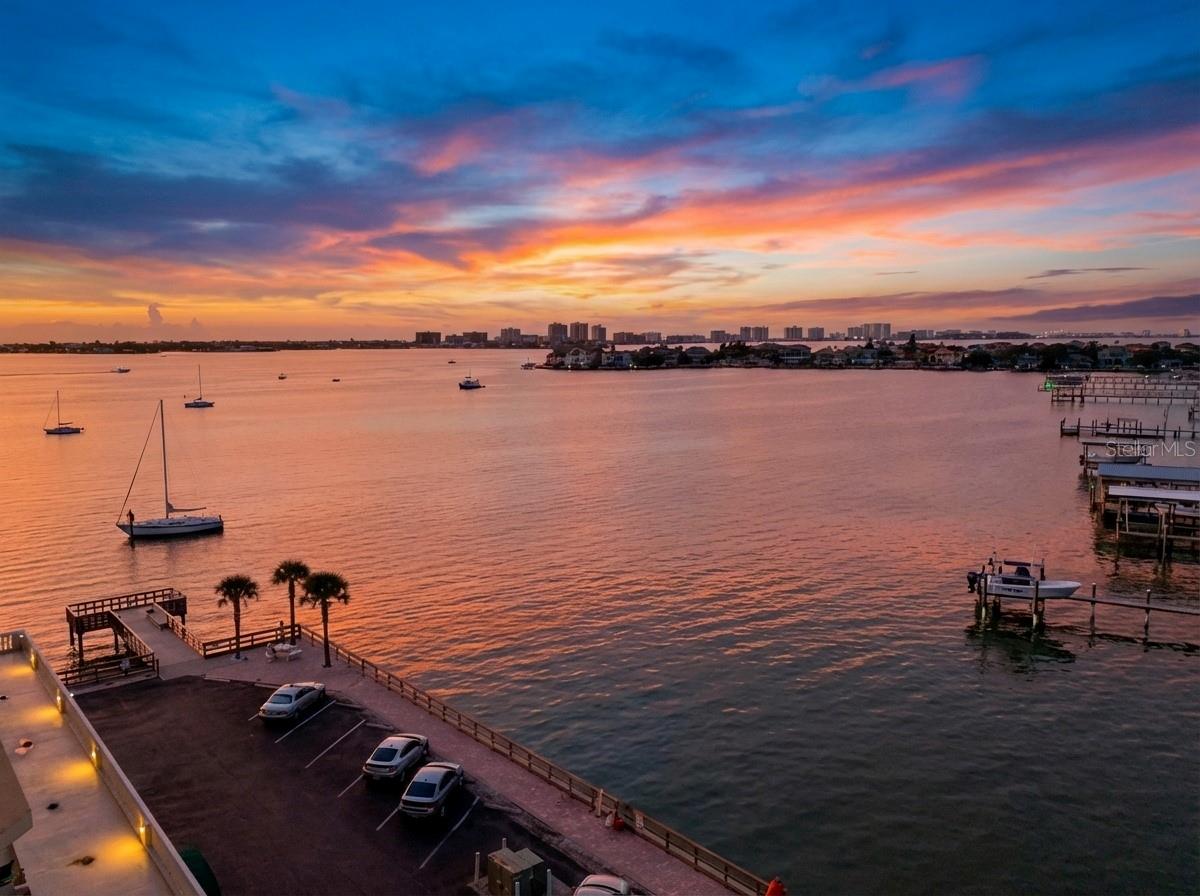 HARBOUR CLUB CONDO 3 - Residential