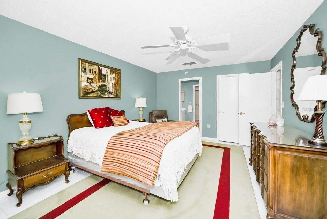 HARBOUR CLUB CONDO 3 - Residential