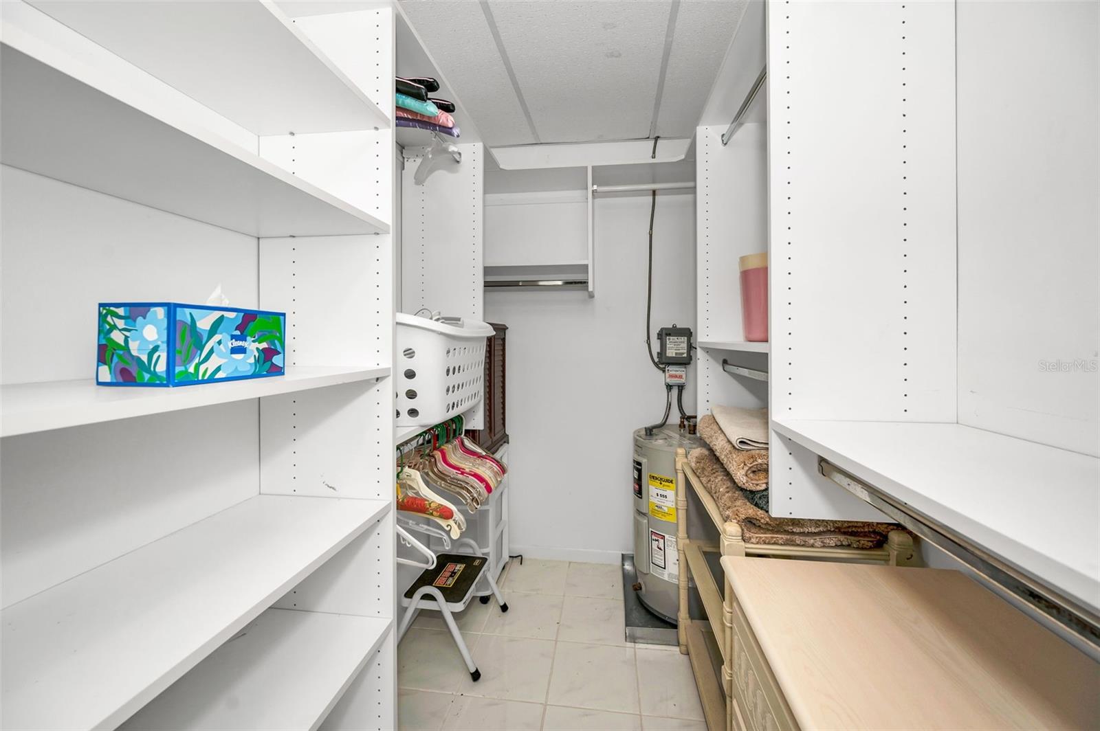 HARBOUR CLUB CONDO 3 - Residential