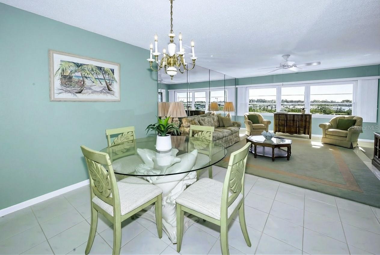 HARBOUR CLUB CONDO 3 - Residential