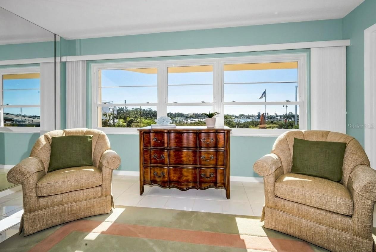 100 BLUFF VIEW DRIVE 207C