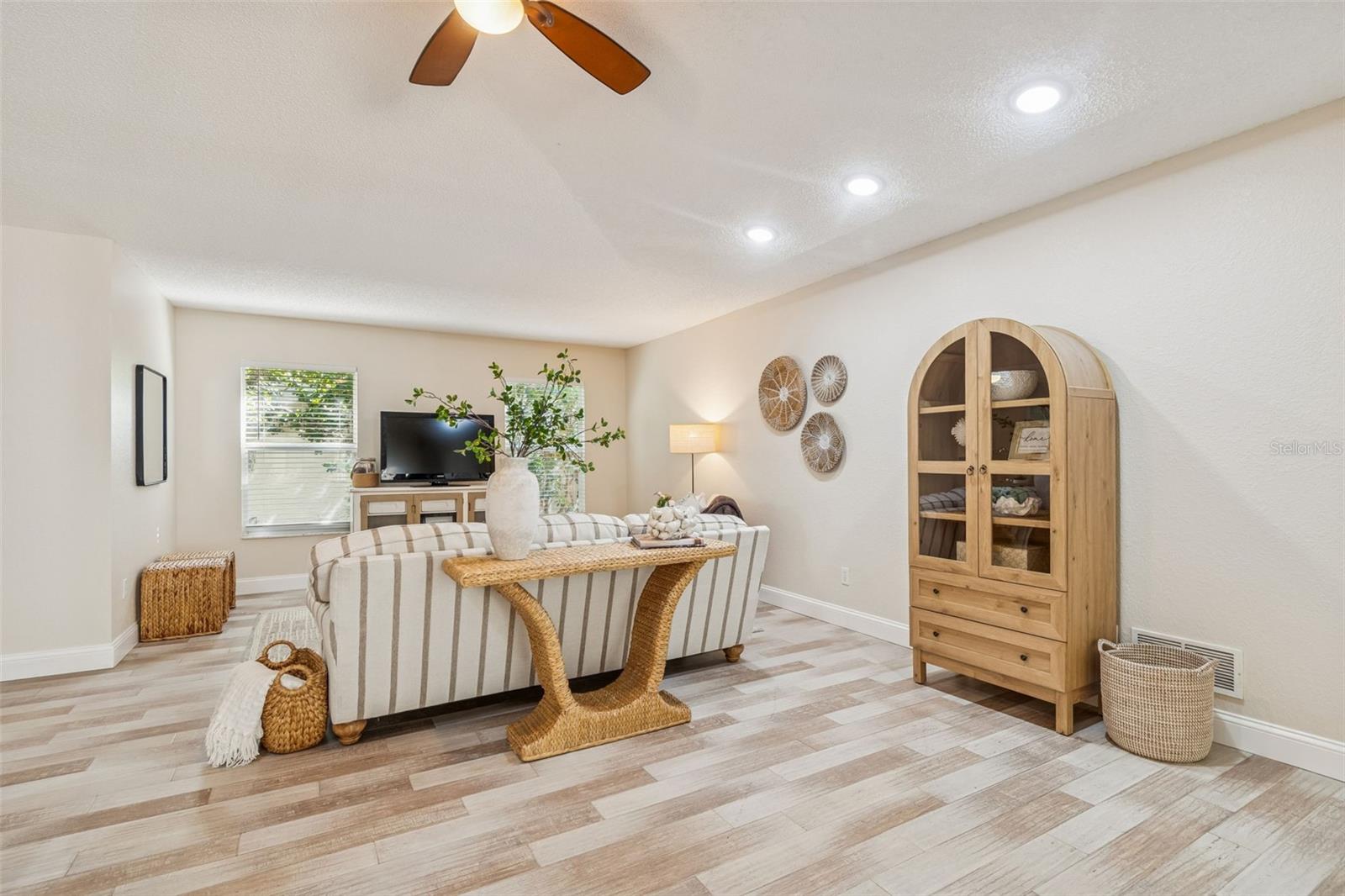 SAGE OAKS - Residential