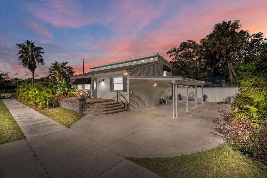 Photo of 5731 28th Avenue S, Gulfport, FL 33707 (MLS # TB8456482)