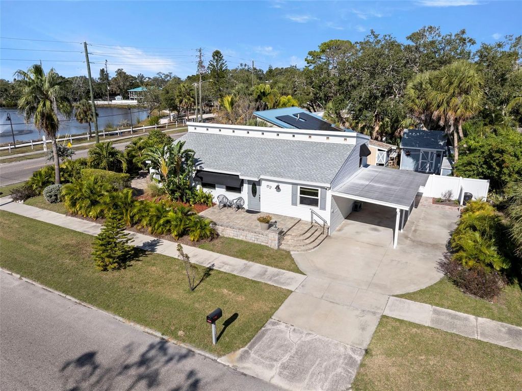 Photo of 5731 28th Avenue S, Gulfport, FL 33707 (MLS # TB8456482)