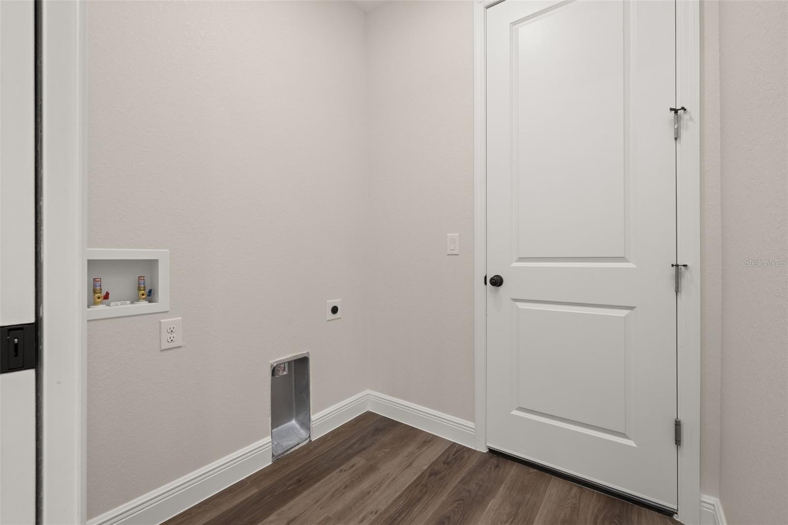 APL RED HILL FARMS ADD - Residential