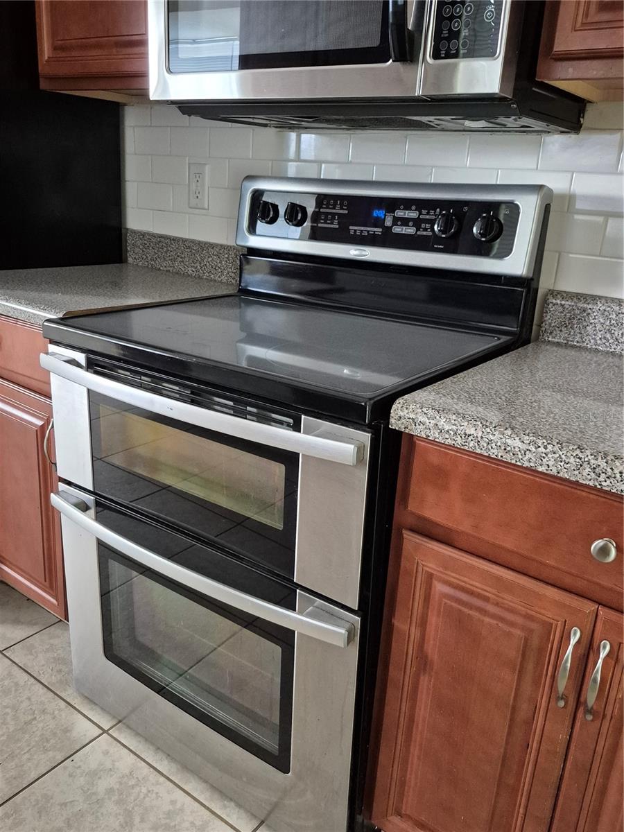 OCALA PARK ESTATES - Residential