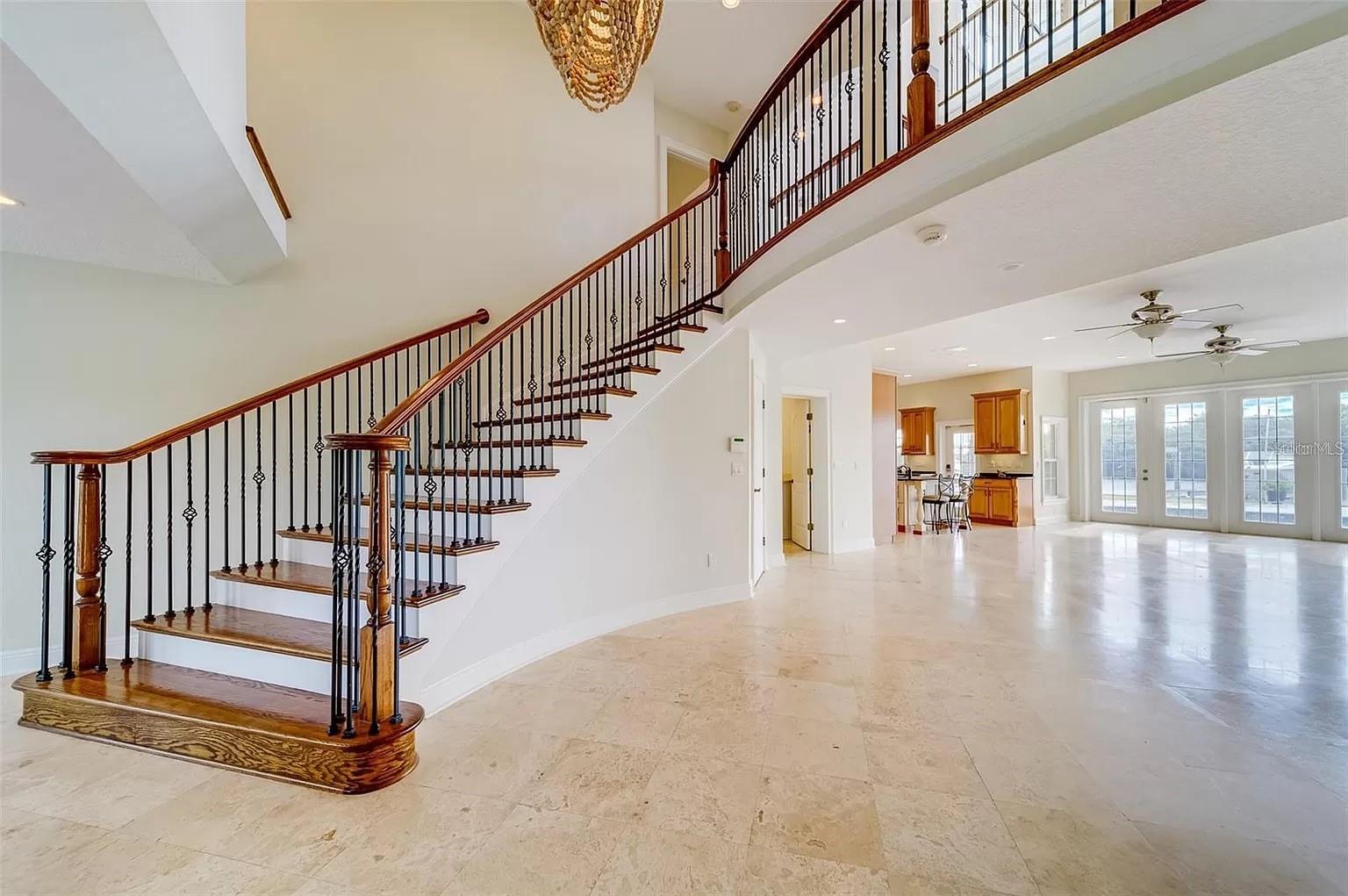 803 HARBOR DRIVE