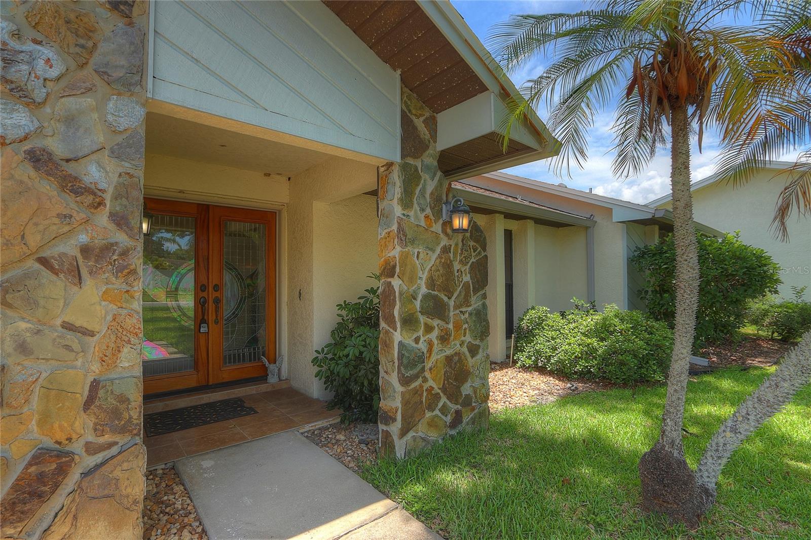 313 OAK CREST DRIVE