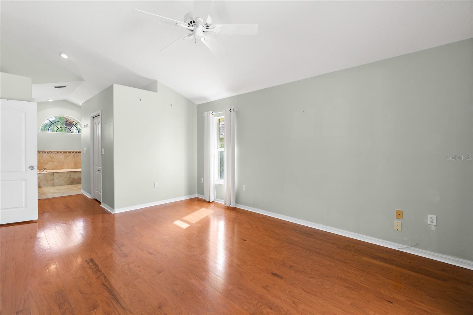 WATERFORD PLACE UNIT 02 - Residential