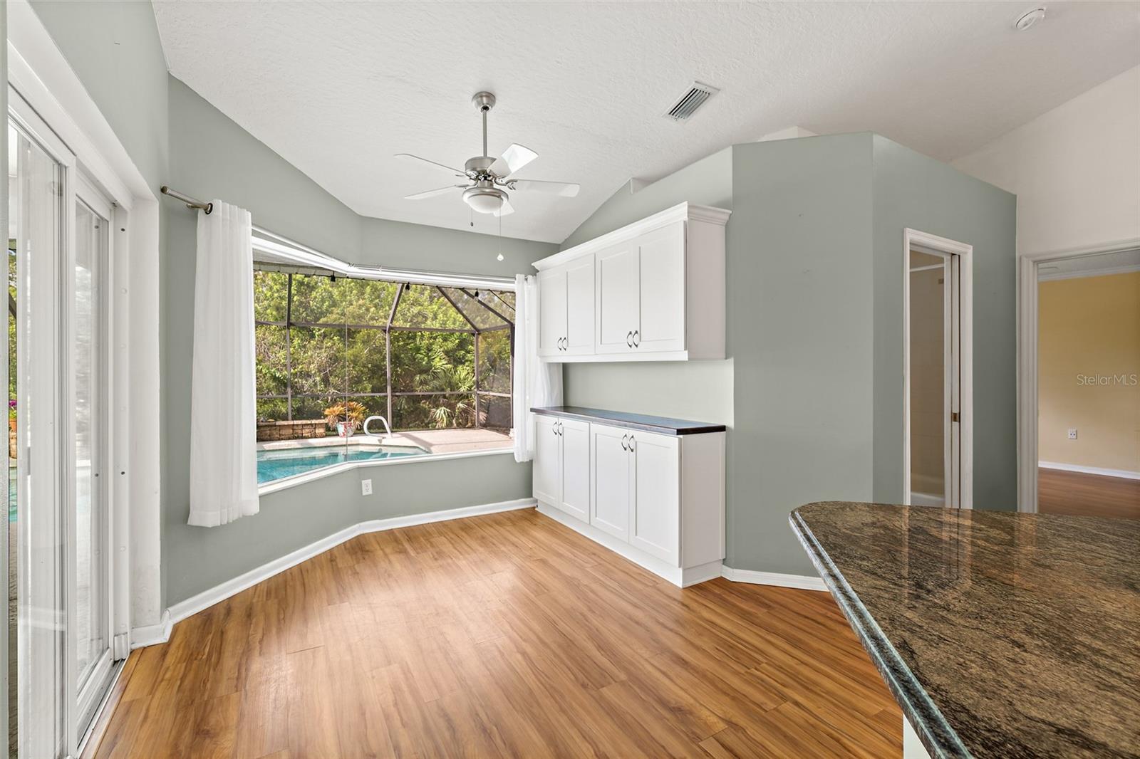 WATERFORD PLACE UNIT 02 - Residential