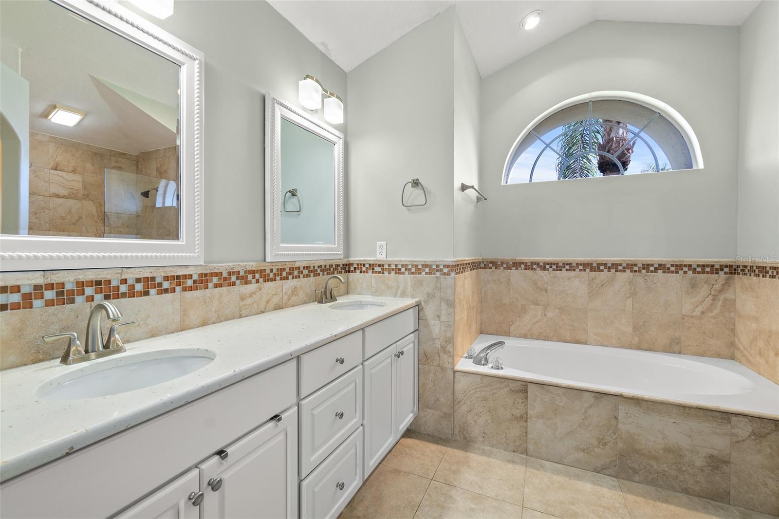 WATERFORD PLACE UNIT 02 - Residential