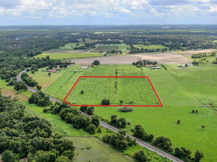 Discover the perfect blend of country living and city convenience with this 7.81-acre equestrian estate lot in Lithia. Tucked away behind a front lot with an access road along the east side, this spacious parcel offers peace and privacy while still being just 18 miles from Lakeland and less than 30 miles from Downtown Tampa.
With no HOA or flood zone, you’ll have the freedom to design and build the home you’ve always envisioned. The lot is cleared, and ready for your builder of choice, making it an ideal canvas for a custom estate, hobby farm, or private retreat.
Opportunities like this are rare in such a highly desirable area—don’t miss your chance to create the lifestyle you’ve been dreaming of!