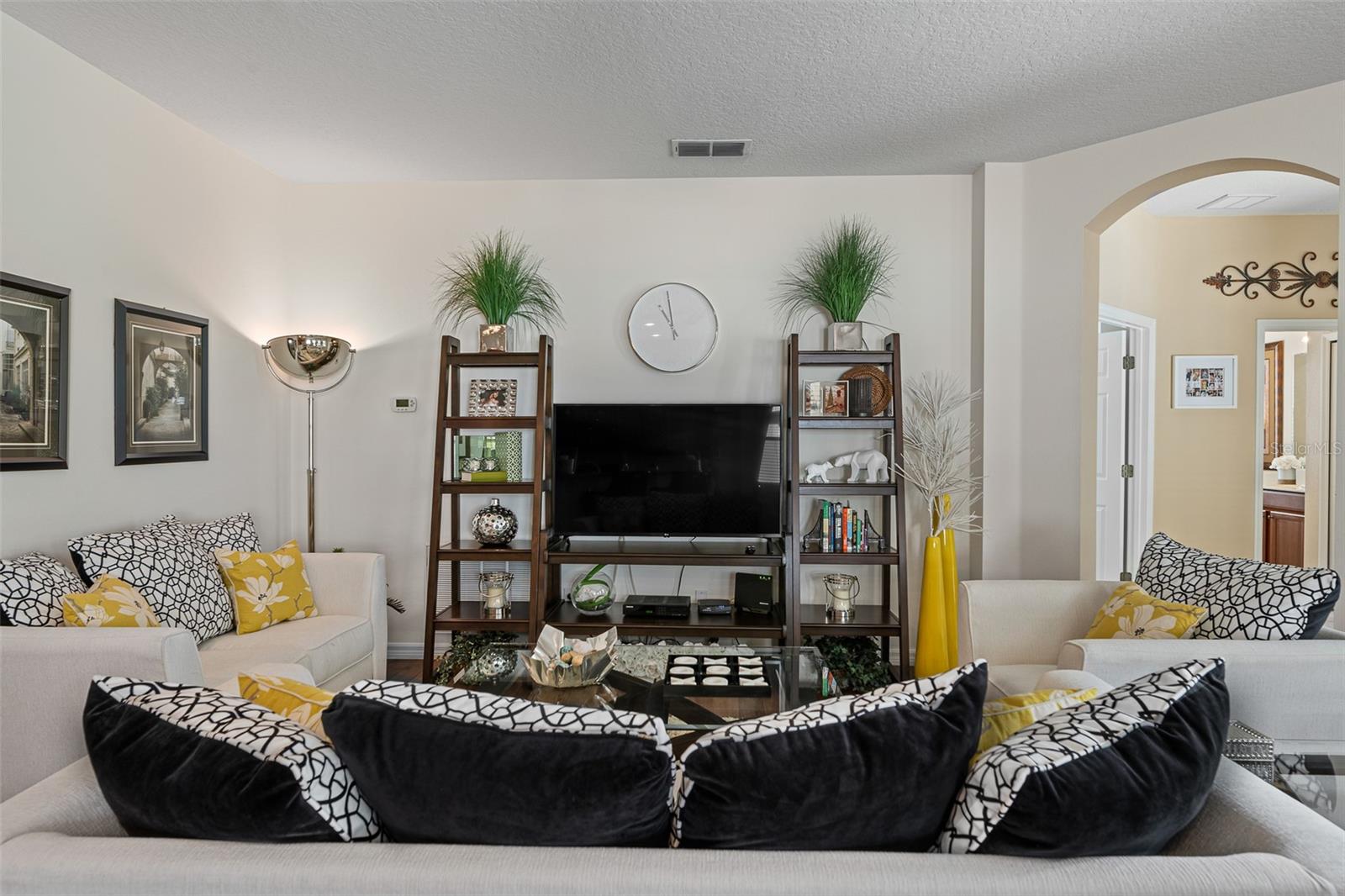 NEWBURY PARK - Residential Lease