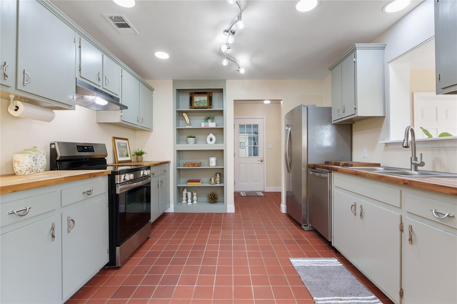 SHULER HEIGHTS SUB - Residential