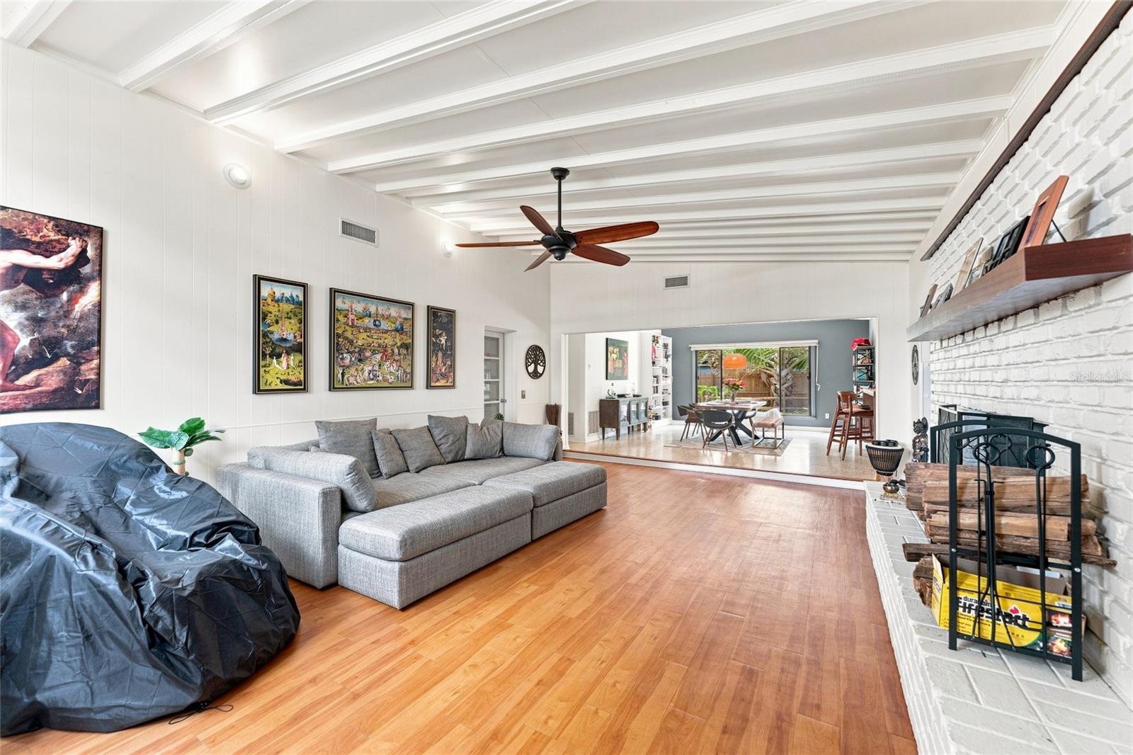 809 E RIVER DRIVE
