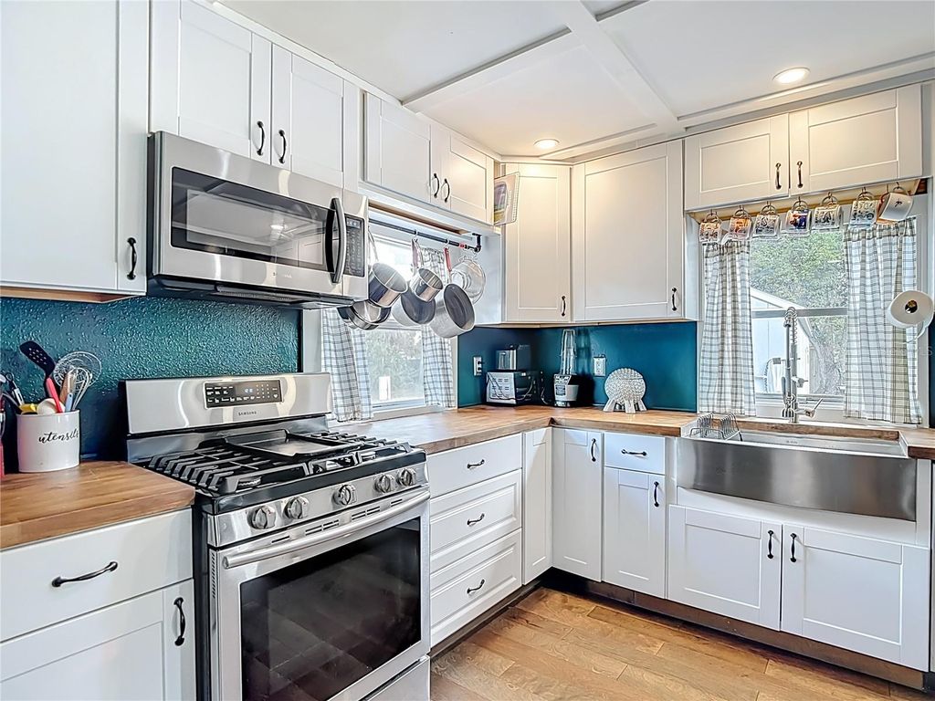 Photo of 1302 N Franklin Street, Plant City, FL 33563 (MLS # TB8452750)