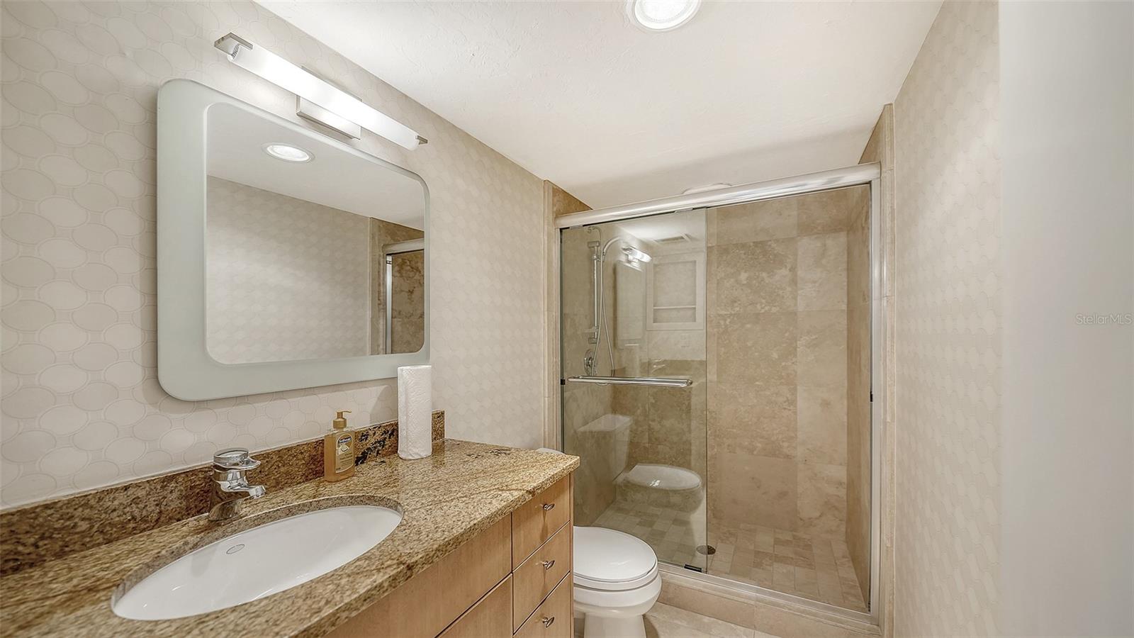 KEY TOWER SOUTH - Residential