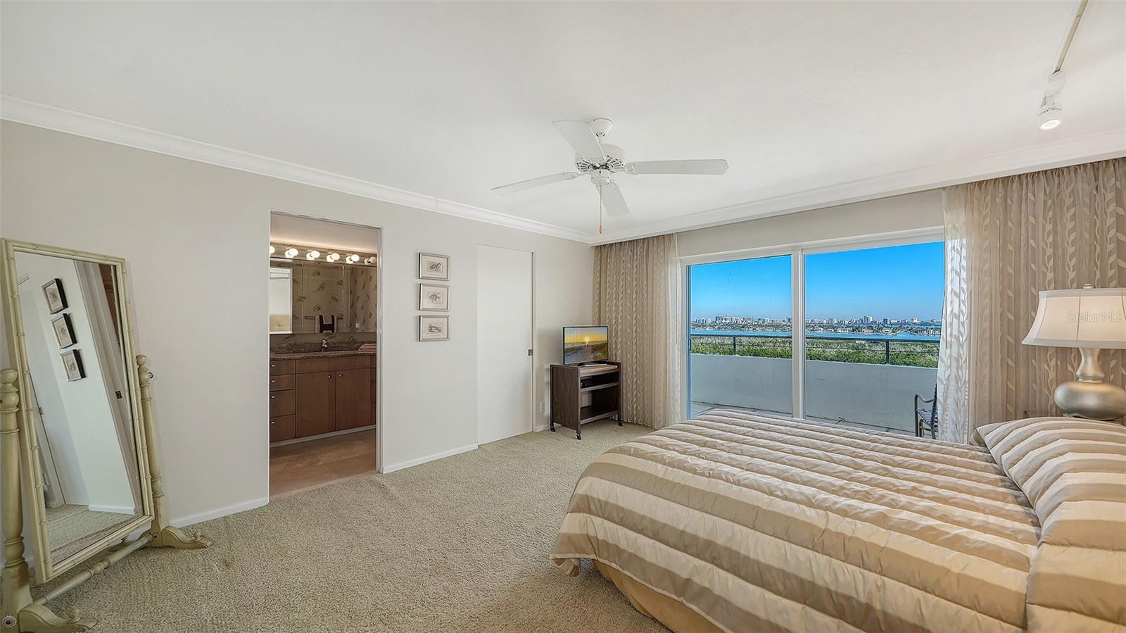 KEY TOWER SOUTH - Residential