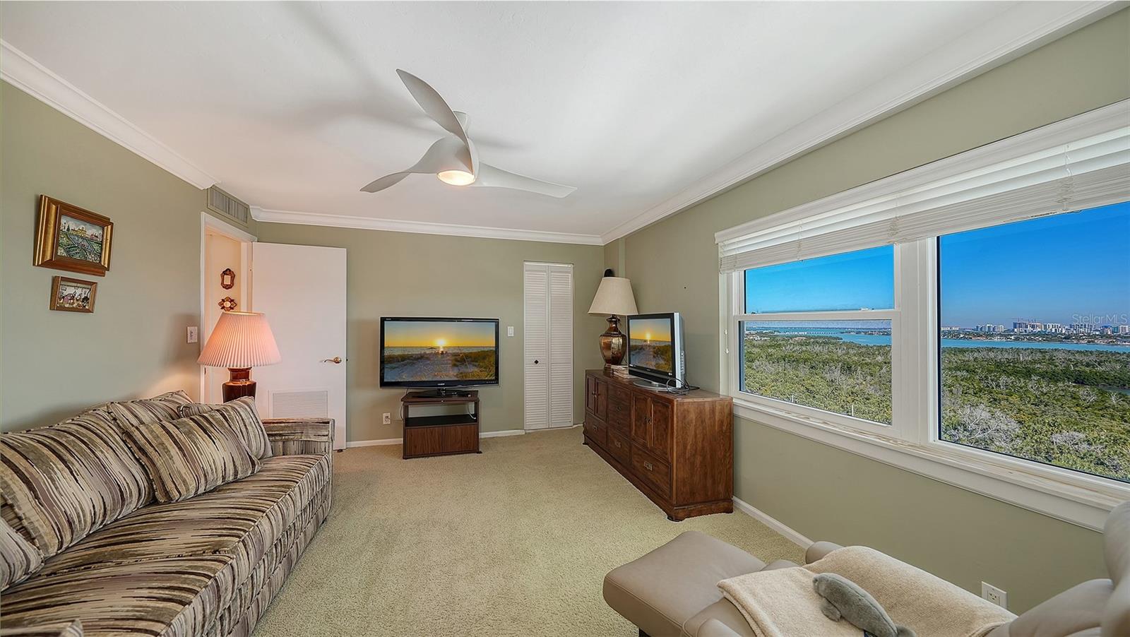 KEY TOWER SOUTH - Residential