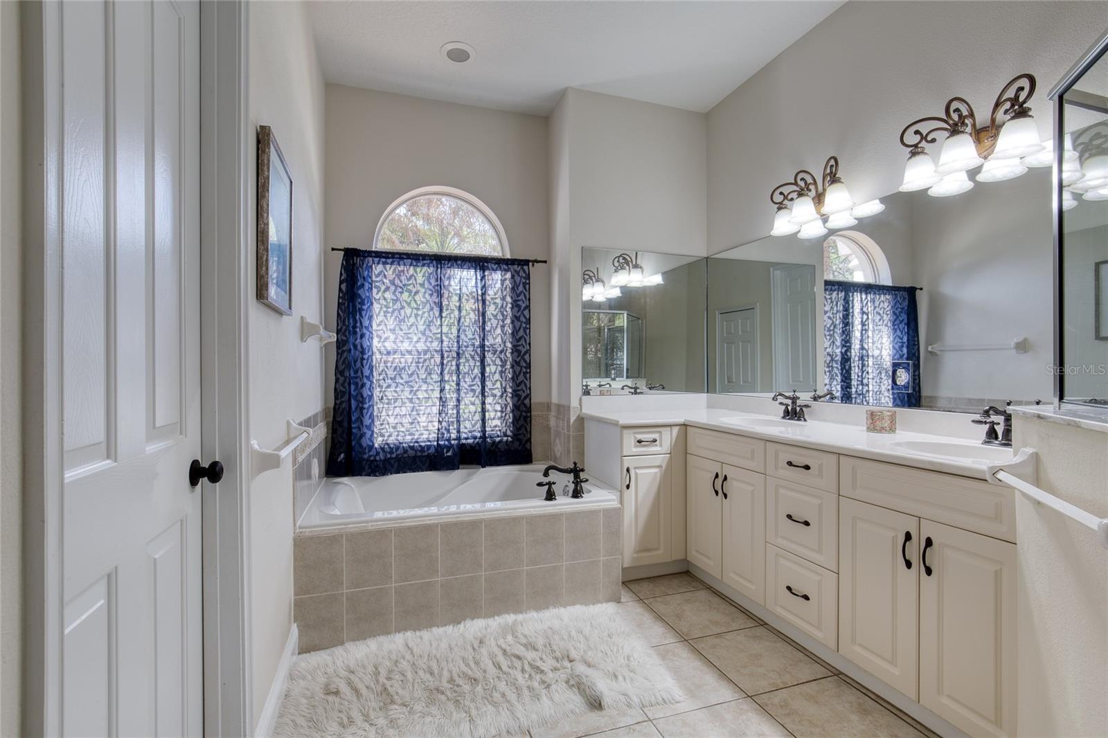 ORMOND LAKES UNIT 05 - Residential