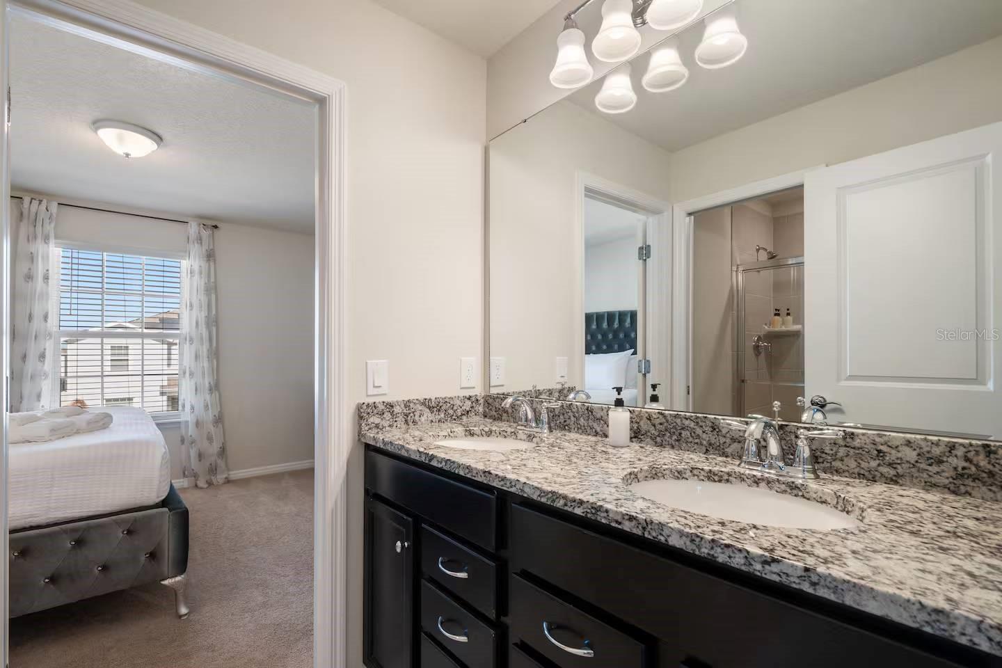 WINDSOR ISLAND PHASE 2A PB 187 PGS 31-34 LOT 436 - Residential