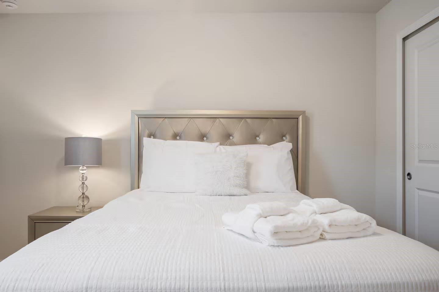 WINDSOR ISLAND PHASE 2A PB 187 PGS 31-34 LOT 436 - Residential