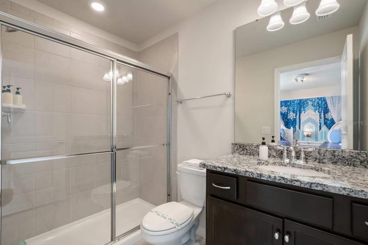 WINDSOR ISLAND PHASE 2A PB 187 PGS 31-34 LOT 436 - Residential