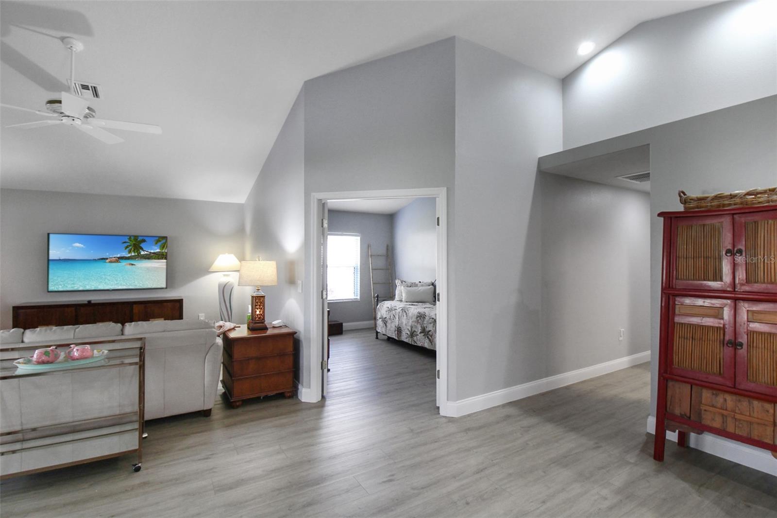 PALM VILLAS - Residential Lease