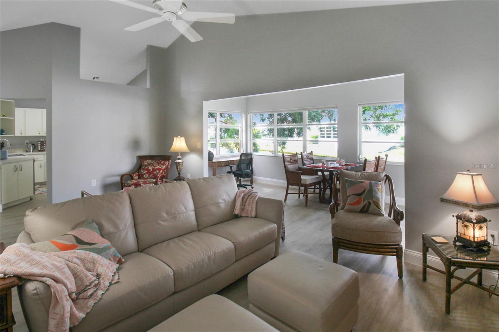 PALM VILLAS - Residential Lease