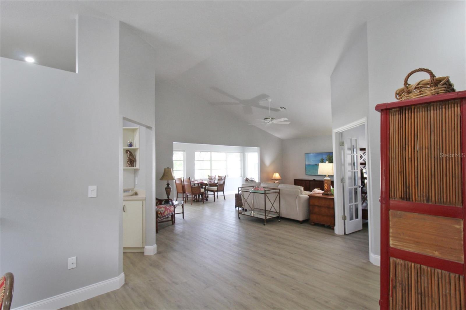 PALM VILLAS - Residential Lease