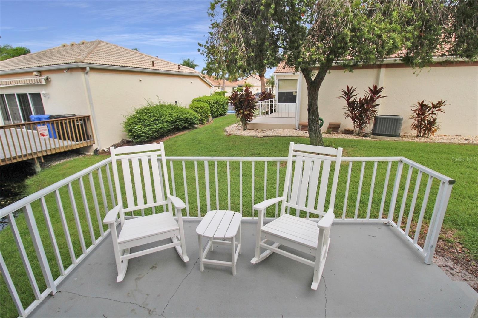 PALM VILLAS - Residential Lease