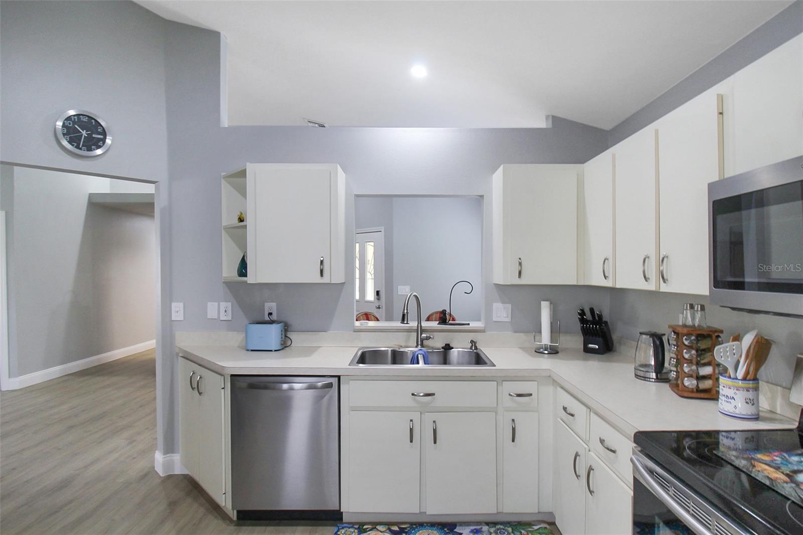 PALM VILLAS - Residential Lease