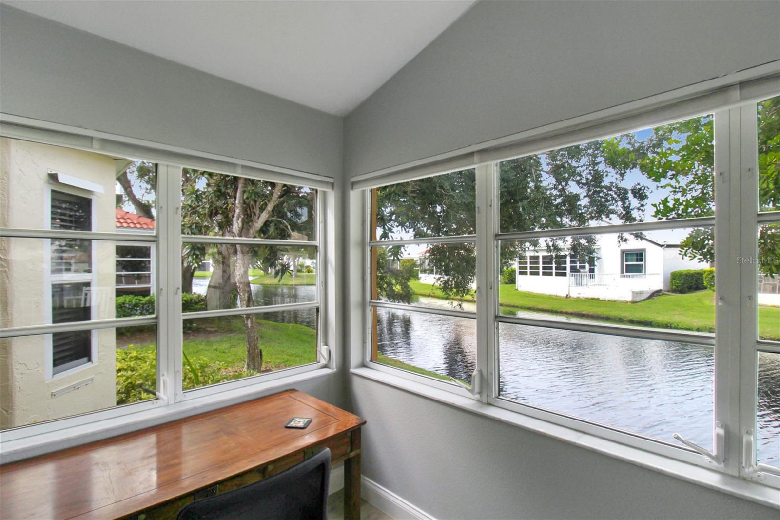 PALM VILLAS - Residential Lease