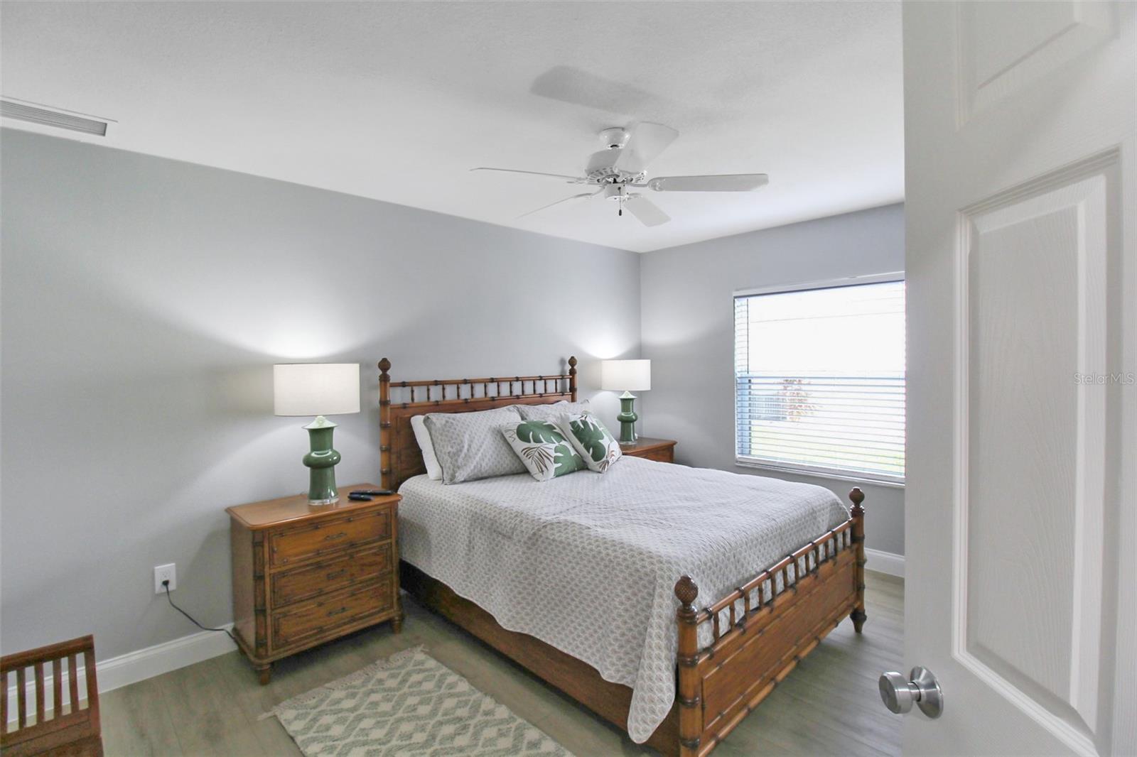 PALM VILLAS - Residential Lease