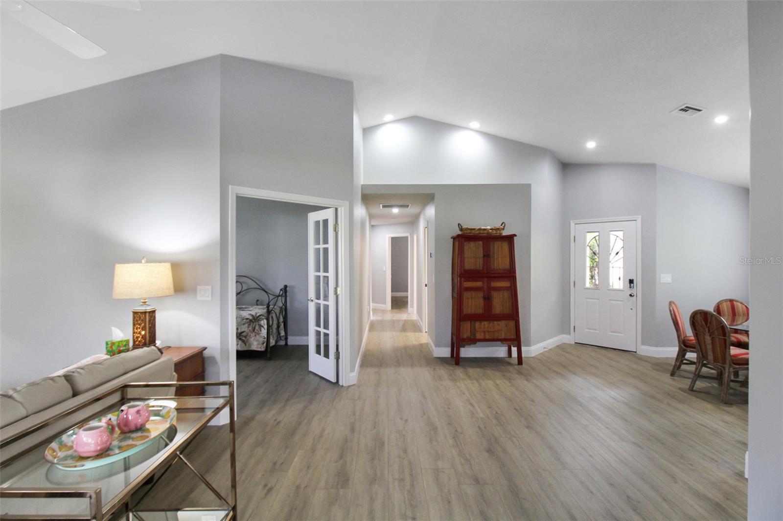 PALM VILLAS - Residential Lease