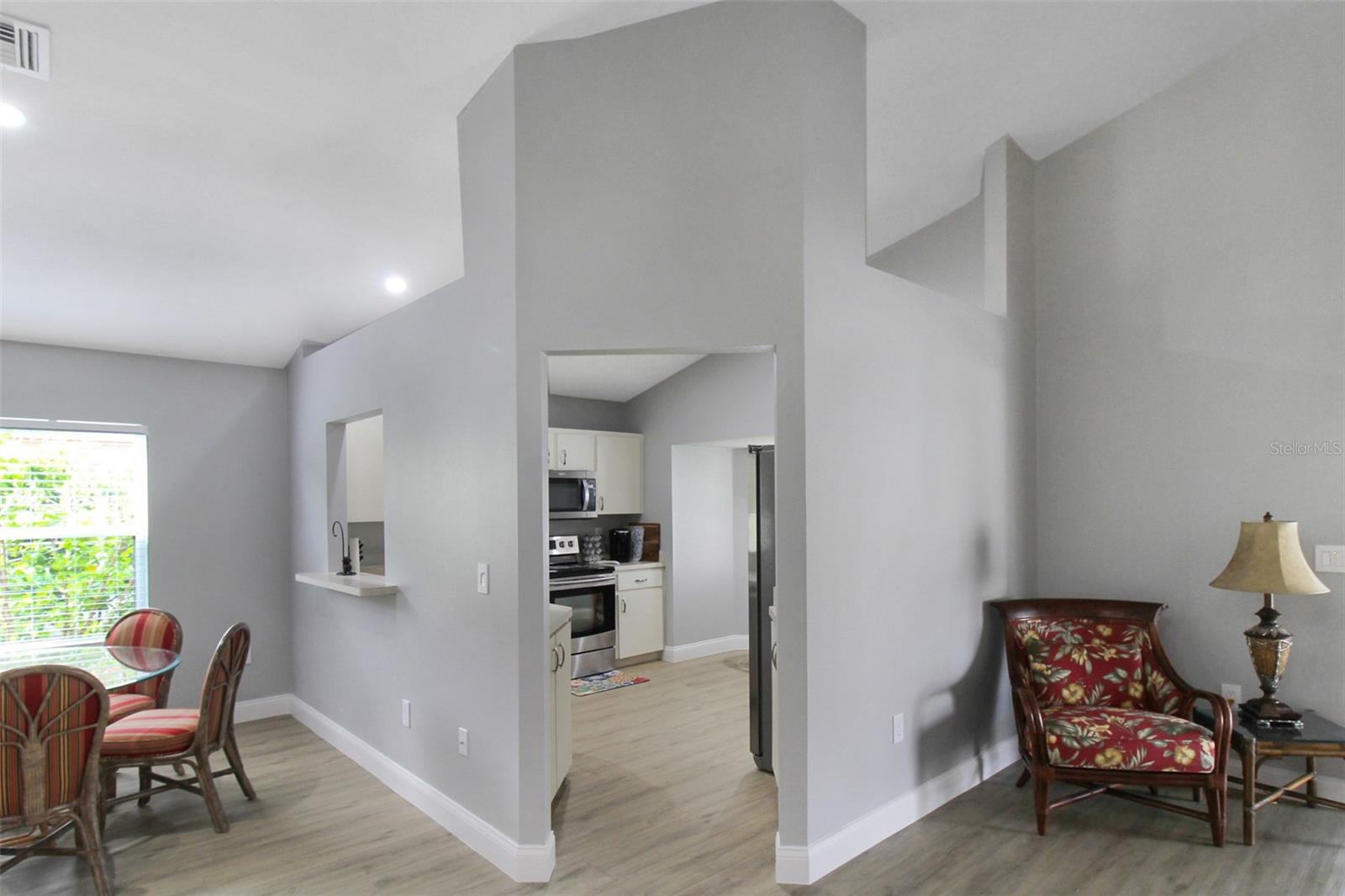 PALM VILLAS - Residential Lease