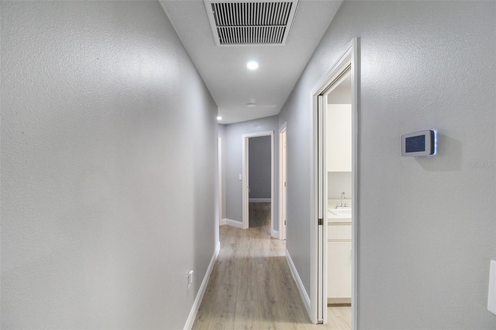 PALM VILLAS - Residential Lease